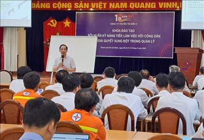 Nâng cao kỹ năng tiếp, làm việc với công dân và giải quyết xung đột trong quản lý 