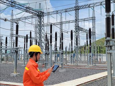 Đảm bảo an toàn lưới truyền tải điện tỉnh Khánh Hòa mùa nắng nóng