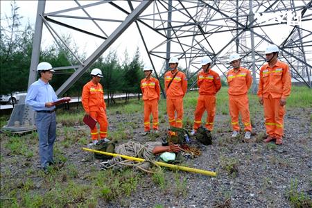 Kiểm tra toàn tuyến đường dây 500kV Quảng Ninh - Mông Dương