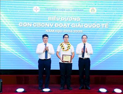 EVNNPT có 1 cháu đoạt giải cấp quốc tế, 7 cháu đoạt giải quốc gia năm học 2024-2025 và 03 gia đình CBCNV tiêu biểu cấp EVN năm 2025