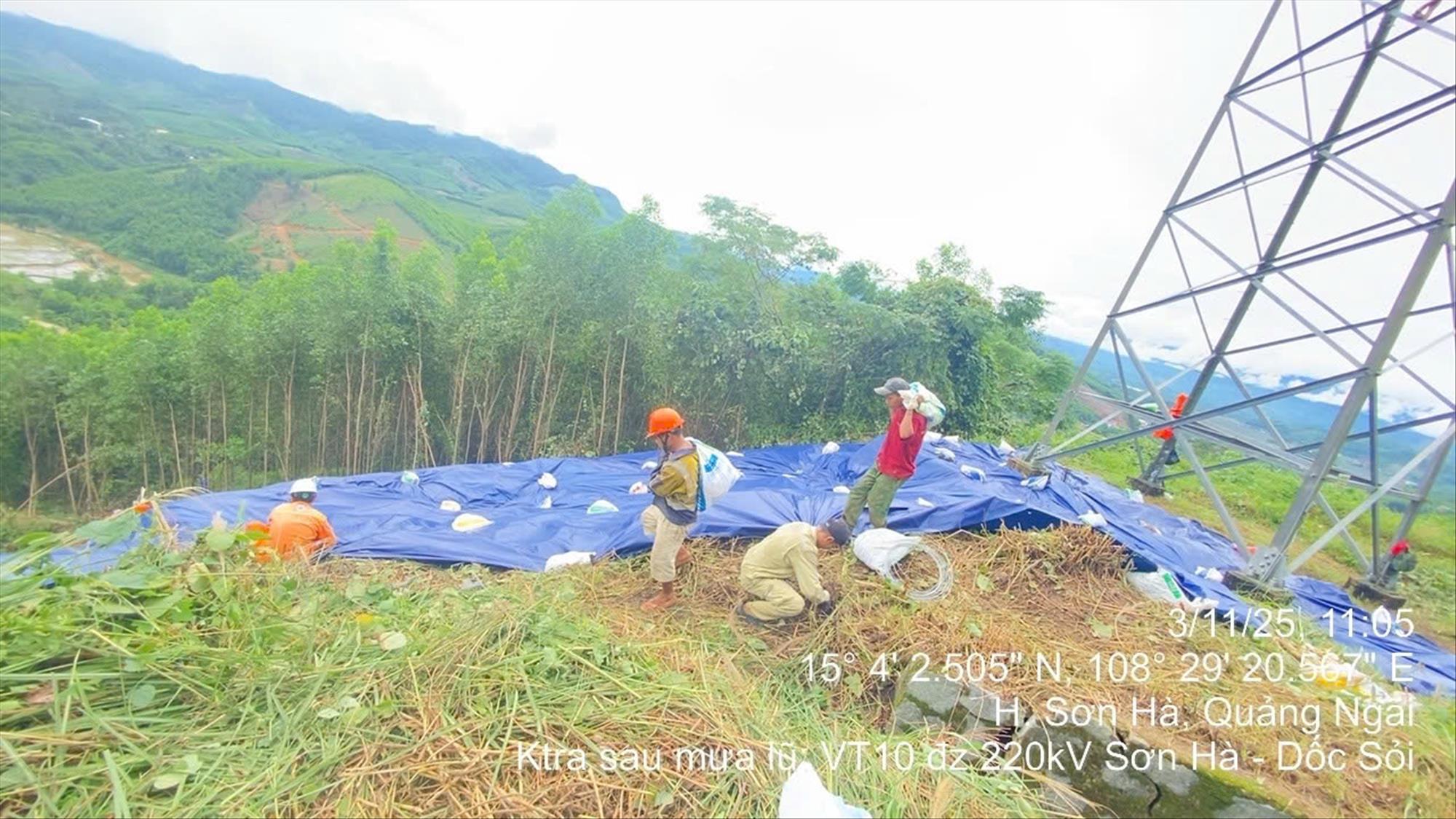 Đội Truyền tải điện Quảng Ngãi chạy đua với thời gian phòng chống sạt lở do mưa lớn