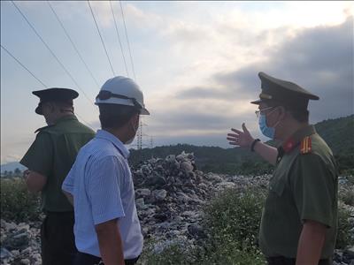 Truyền tải điện Khánh Hòa phối hợp kiểm tra công tác bảo vệ an ninh lưới điện truyền tải trước ngày nghỉ Lễ 30/4 và 01/5/2022