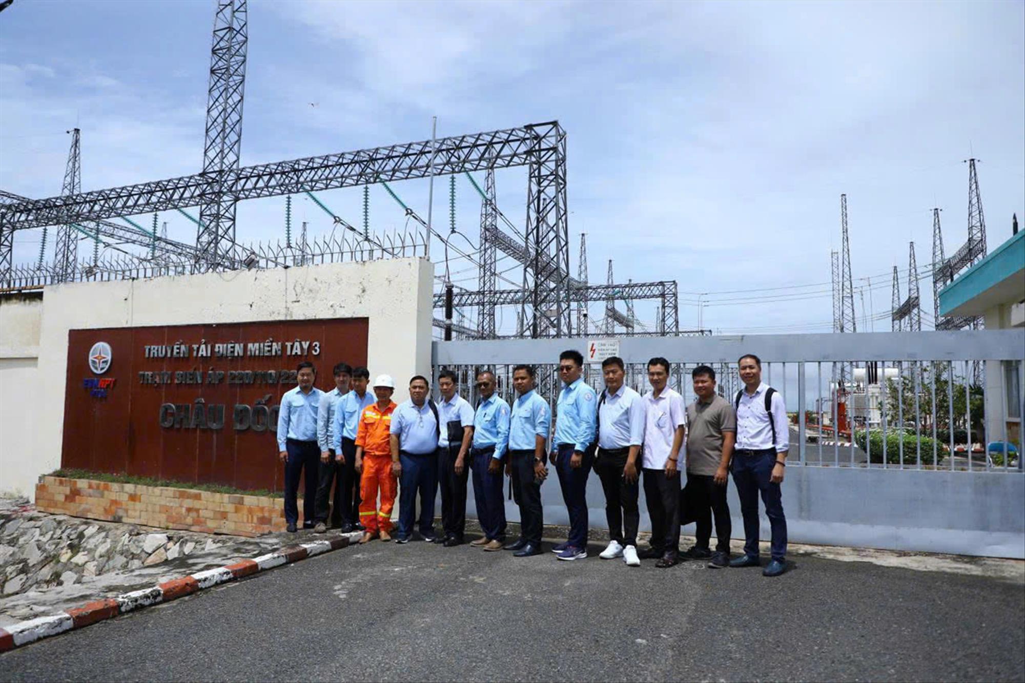 Thắm  tình hữu nghị Việt Nam và Campuchia thông qua đường dây truyền tải 220kV Châu Đốc - Tà Keo