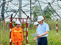 Đoàn công tác EVNNPT kiểm tra công tác an ninh, an toàn tại Tổ quản lý vận hành đường dây Nhà Bè 