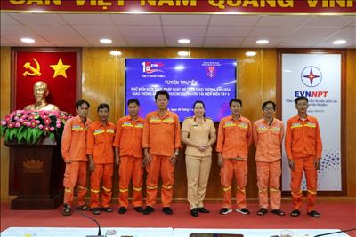 Truyền tải điện miền Tây 3 hưởng ứng Tháng an toàn giao thông - Văn hoá giao thông năm 2023