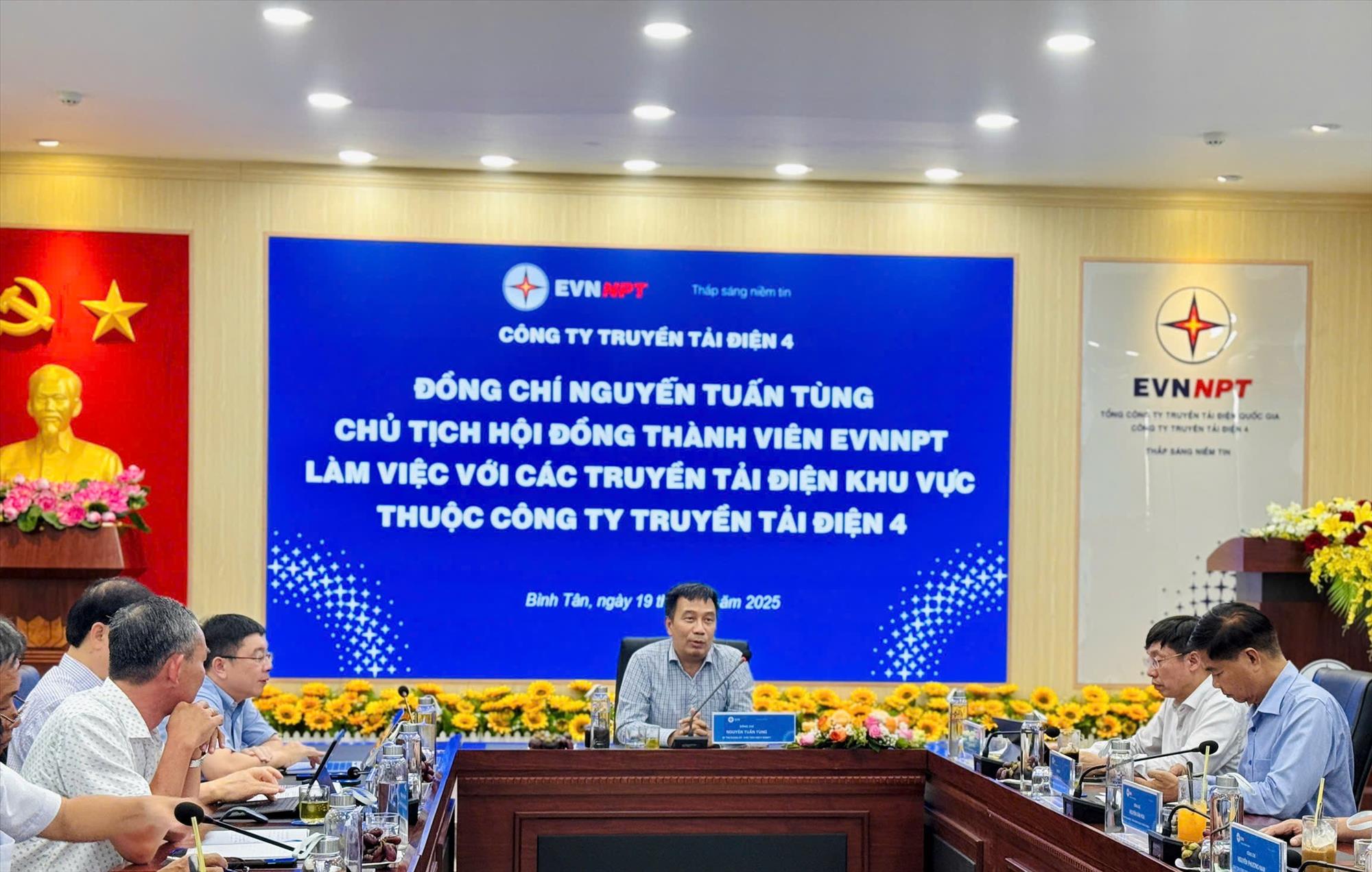 EVNNPT làm việc với Công ty Truyền tải điện 4 về định hướng tinh gọn tổ chức bộ máy và nâng cao hiệu quả quản lý vận hành