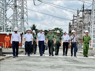Đoàn công tác Cục An ninh kinh tế - Bộ Công an  kiểm tra thực địa tại Trạm biến áp 500kV Phú Lâm về tình hình thực hiện Quy chế phối hợp