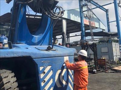 Đội Truyền tải điện Thủ Đức thực hiện các giải pháp đảm bảo vận hành lưới điện ổn định mùa mưa bão 2024