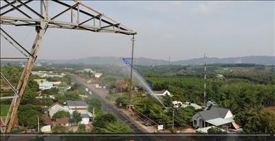Nghiên cứu ứng dụng thiết bị bay để thực hiện công tác vệ sinh cách điện đang mang điện