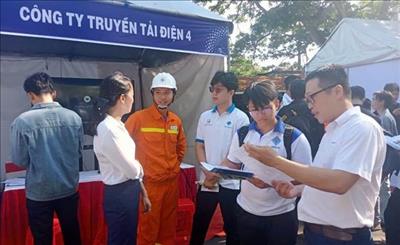 Công ty Truyền tải điện 4 tham dự Ngày hội việc làm Trường Bách khoa – Đại học Cần Thơ năm 2026