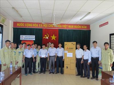 Công đoàn EVNNPT và PTC2 thăm hỏi, tặng quà động viên CBCNV nhân Tháng Công nhân năm 2016