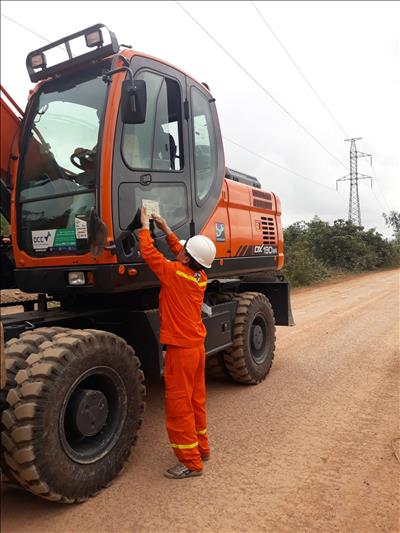 TTĐ Quảng Bình đẩy mạnh công tác đảm bảo an toàn lưới điện trong thời gian thi công các dự án đường cao tốc trên địa bàn Tỉnh