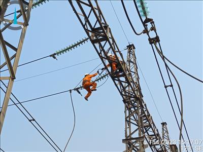 UBND tỉnh Quảng Trị yêu cầu các sở, ngành địa phương chung sức đảm bảo an ninh, an toàn hệ thống điện quốc gia trên địa bàn tỉnh