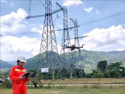 Truyền tải điện Đắk Lắk hoàn thành kế hoạch đào tạo cho 100% CBCNV quản lý vận hành đường dây biết sử dụng thiết bị bay UAV