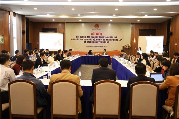 EVNNPT tham gia Hội nghị bồi dưỡng, tập huấn về công tác pháp chế do Bộ Công Thương tổ chức