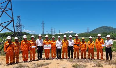 Công đoàn EVNNPT động viên người lao động vận hành cung cấp điện mùa nắng nóng năm 2023 khu vực miền Trung