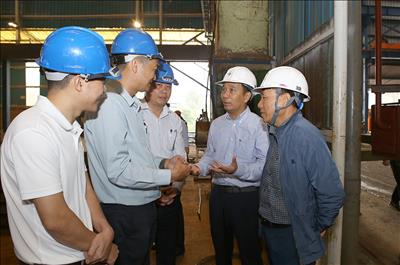 Công ty CP Việt Vương quyết tâm để đảm bảo cung cấp cột thép cho Dự án đường dây 500kV mạch 3 đúng tiến độ