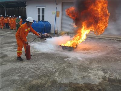 TTĐ Quảng Bình tổ chức huấn luyện nghiệp vụ phòng cháy chữa cháy và cứu nạn cứu hộ